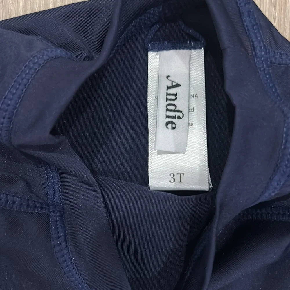 NWT Andie Swim Kids Youth The Rashguard